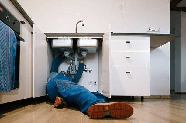 Professional Leak Detection technician working in Pelham, TN